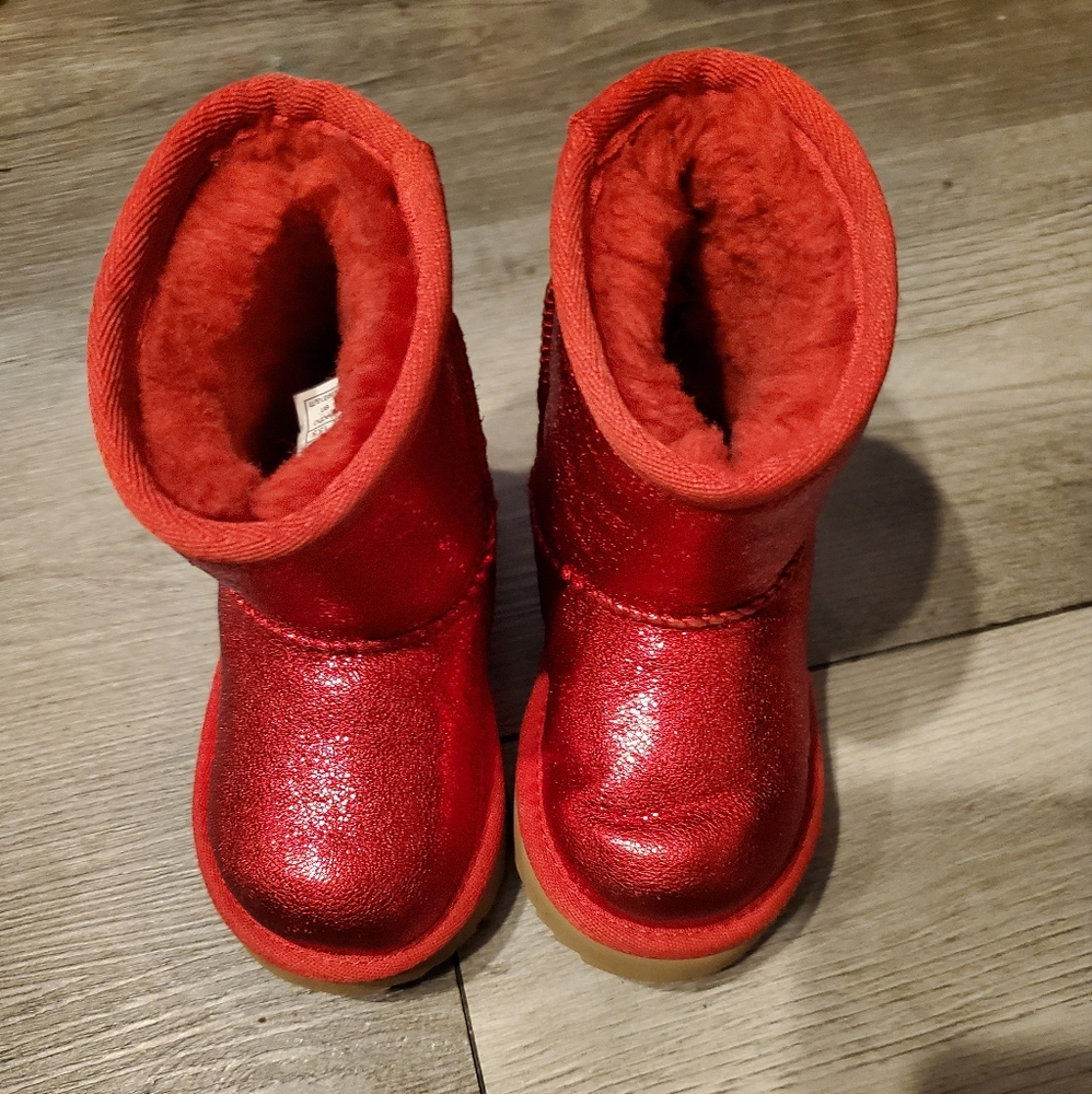 Ugg little girls red shimmer boot